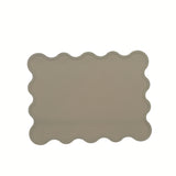 Voici l'accessoire parfait pour les repas de votre enfant :&nbsp;le set de table nuage en silicone !
A la fois pratique et élégant, el est également facile à nettoyer : un petit coup d'éponge ou directement sous l'eau du robinet et le tour est joué!
Le petit plus du silicone?&nbsp;Il s'agit d'un matériau durable qui s'inscrira dans le temps et accompagnera votre enfant tout au long de son parcours de diversification alimentaire.
Set de Table Nuage en Silicone
Silicone alimentaire 100% sans BPA
Dimensions : 